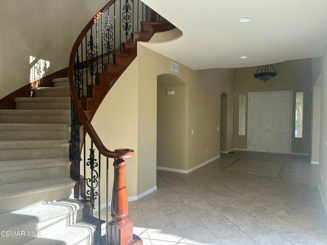 Building Photo - 3073 Heavenly Ridge St