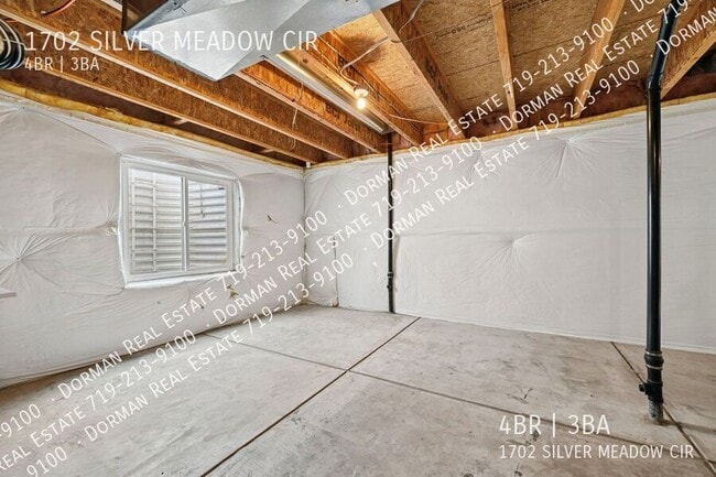 Building Photo - 1702 Silver Meadow Cir