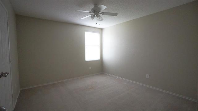 Building Photo - 5929 Thoroughbred Trail