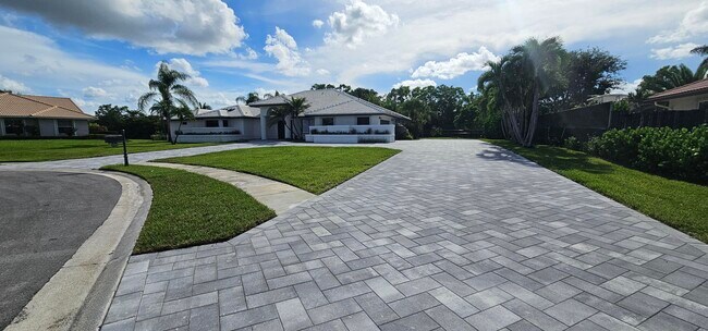 Building Photo - 21046 N Sweetwater Ln