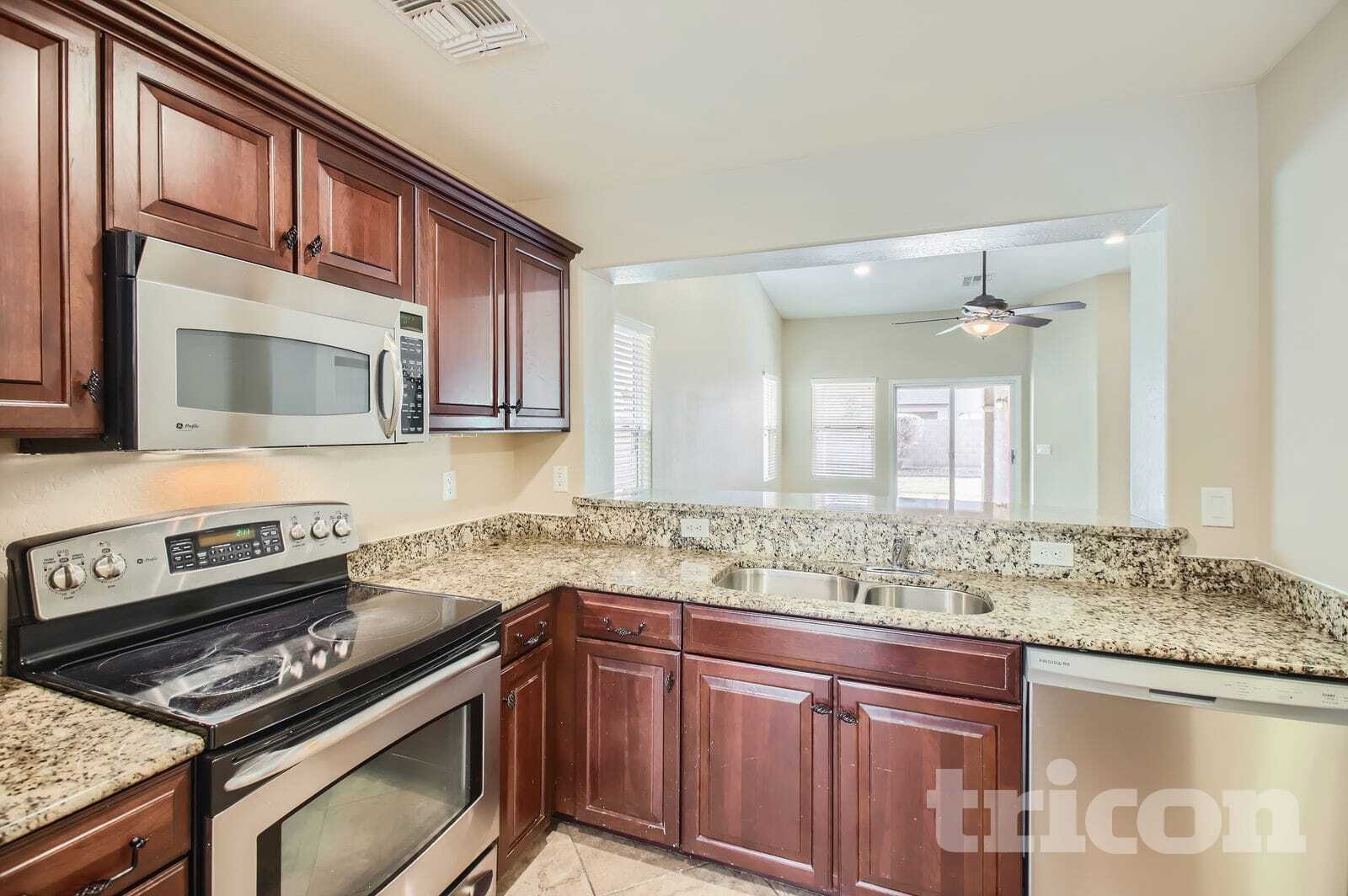 Building Photo - 41201 Bravo Dr