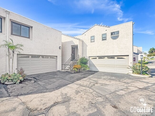 Building Photo - Modern Coastal Property In Gated Encinitas Community | 3BD/2.5BA w/Garage