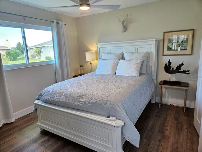 Building Photo - 917 S Gondola Dr