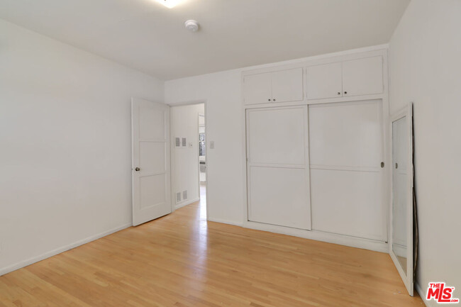 Building Photo - 11165 Sunshine Terrace