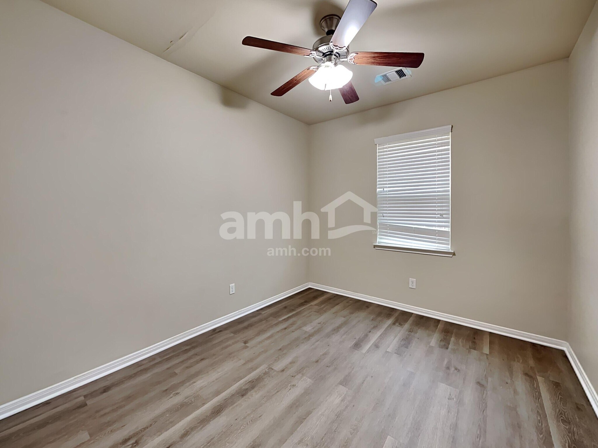 Building Photo - 7446 Durango Creek Dr