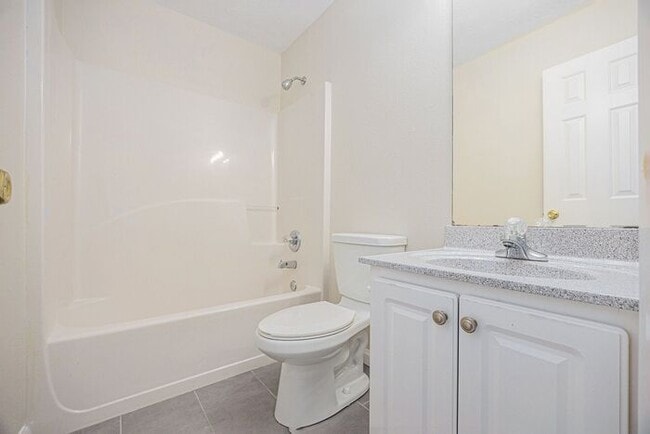 Building Photo - Fully Renovated 3BR/3BA Home with Bonus Room in Lawrenceville!