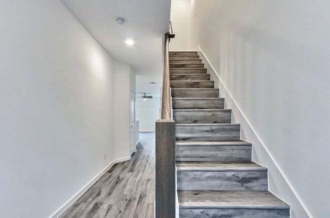 Building Photo - 13306 Galaga St