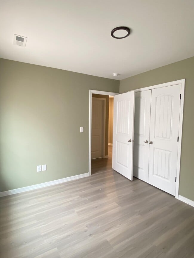 Building Photo - 252 S 1516