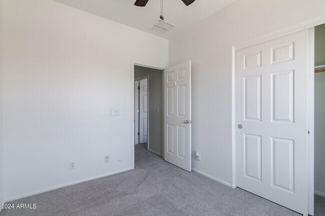 Building Photo - 44175 W Knauss Dr