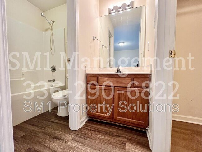 Building Photo - 121 Thomas St