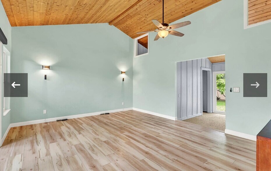 Building Photo - 4160 NE Breakwater Dr
