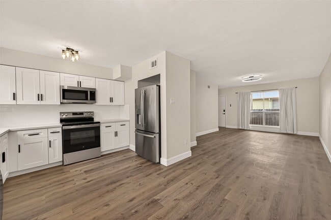 Building Photo - 7714 Renwick Dr