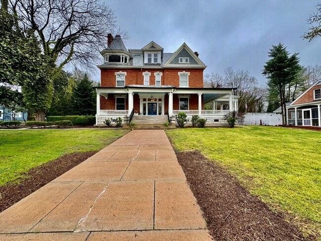 Building Photo - The Fitzgerald