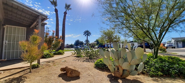 Building Photo - Sweet 1940's 3 Bedroom Home located near the VA