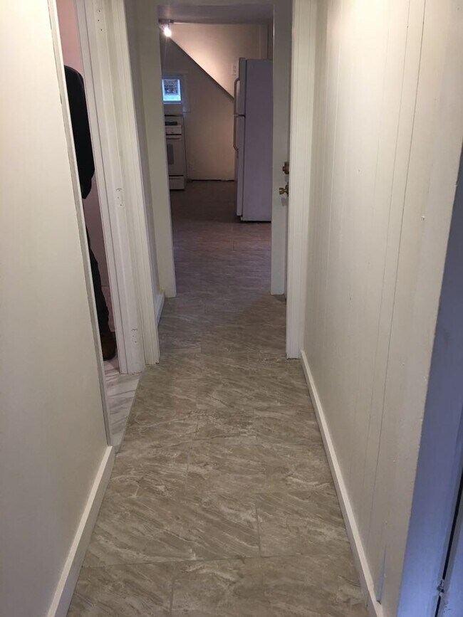 Building Photo - 21 Pleasant St