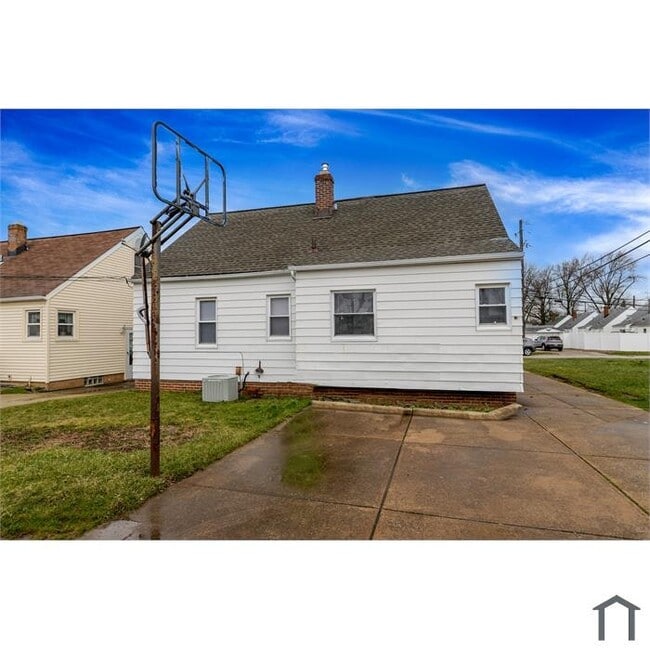Building Photo - 12328 Grannis Rd