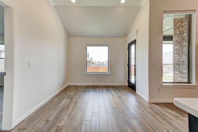 Building Photo - 1632 NE 35th St