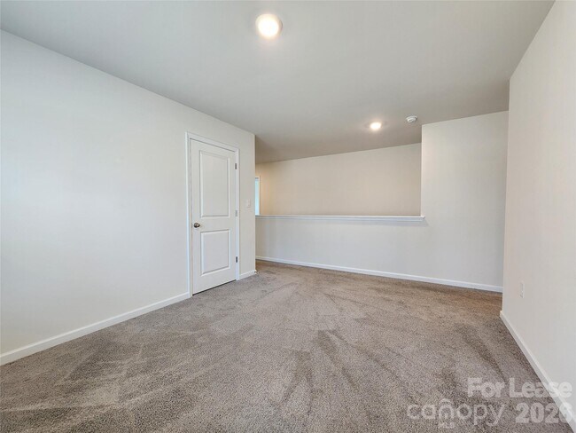 Building Photo - 125 Sycamore Xing Ct