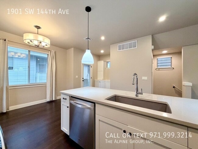 Building Photo - 1901 SW 144th Ave