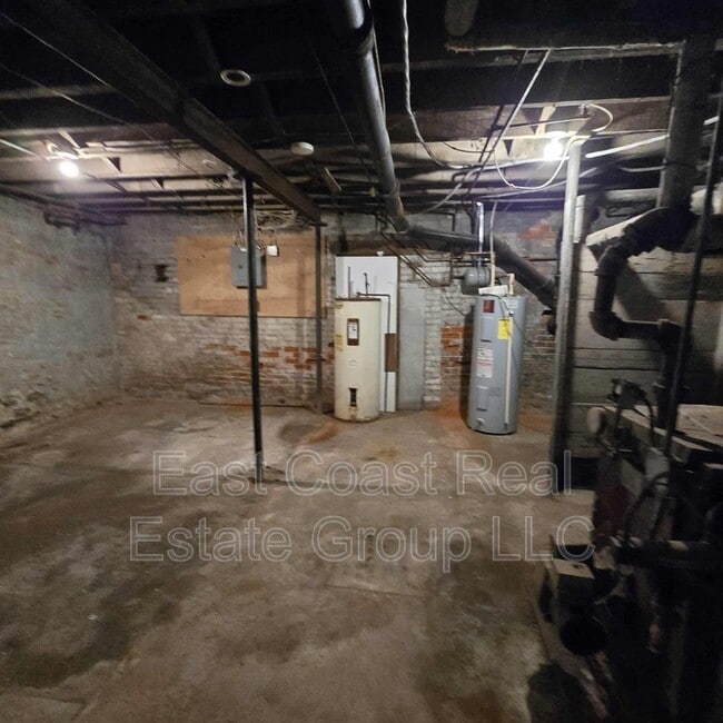 Building Photo - 5 E Lee St