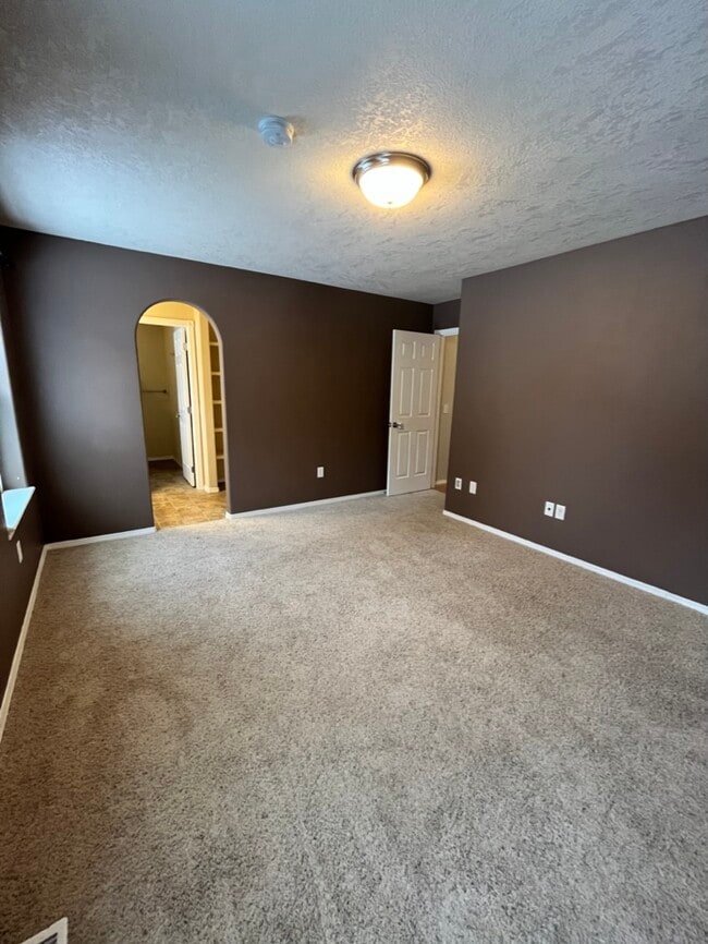 Building Photo - 515 Sawtooth St