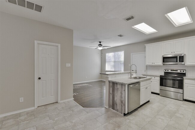 Building Photo - 6422 Encenada Green Trail