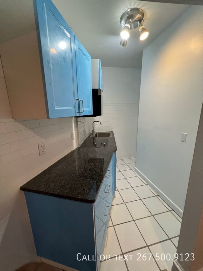 Building Photo - 236 S 45th St
