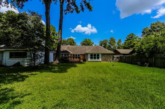 Building Photo - 8215 Wimbledon Ln