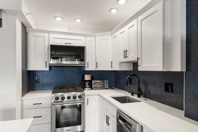 Building Photo - 151 Tremont St
