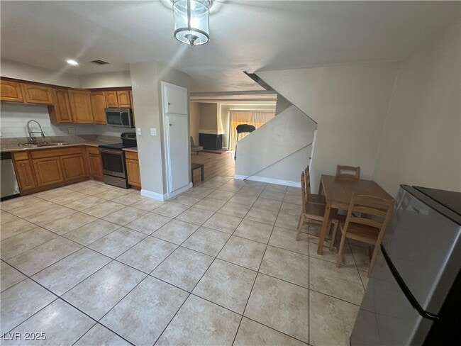 Building Photo - 504 Delfern Ln
