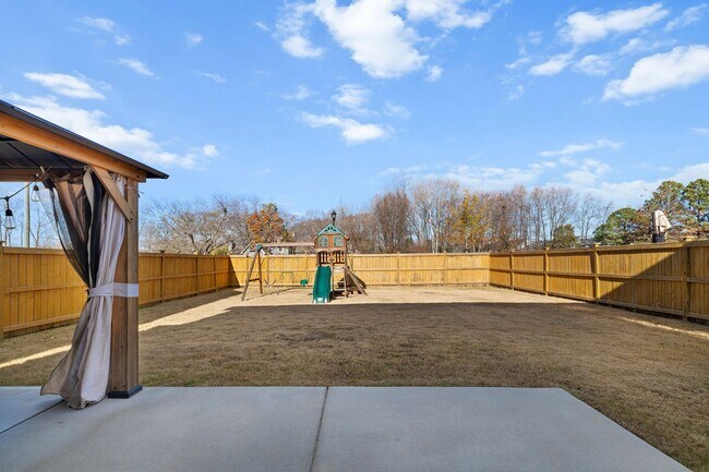 Building Photo - **Beautiful Wendell Falls Home 3/2.5 with Office, Loft & Fenced in Yard**