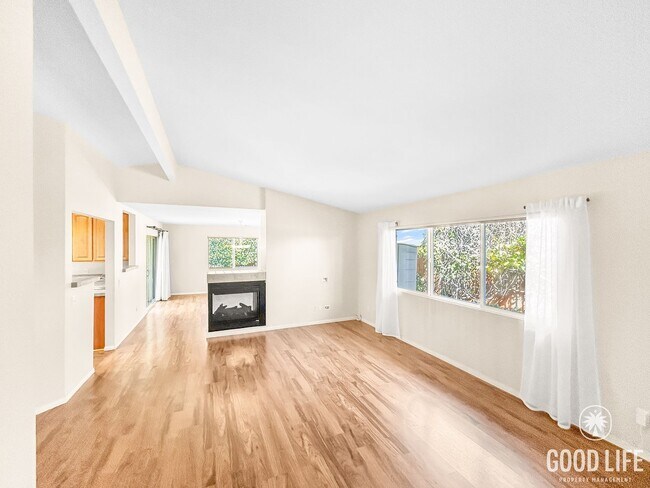 Building Photo - Beautiful 4BD/2BA W/ Large Backyard, AC, and Attached Garage in Clairemont!