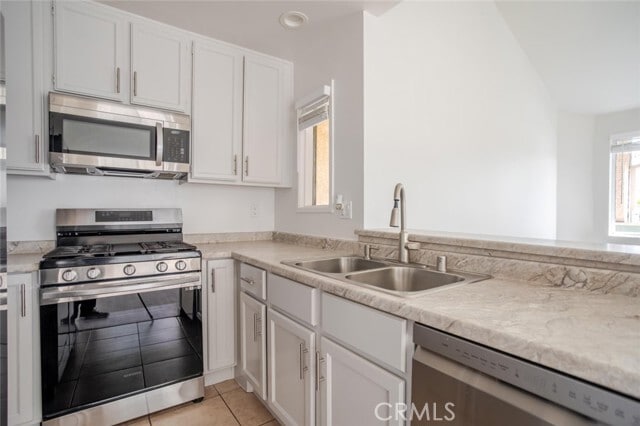 Building Photo - 13100 Bromont Ave