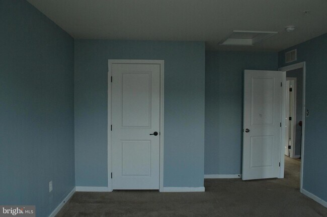 Building Photo - 9229 Wainwright Ln