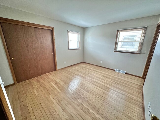 Building Photo - 5828-5830 North 76th Street