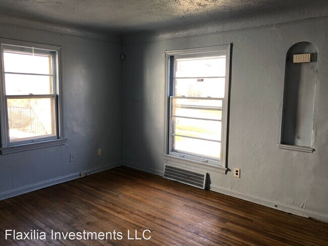 Building Photo - 2 br, 1.5 bath House - 4352 Ingleside