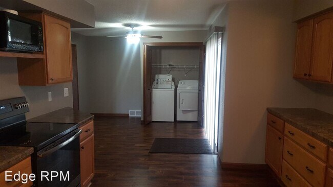 Building Photo - 2 br, 1 bath House - 2735 E Washburn Road