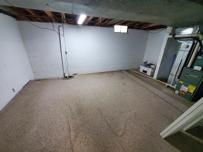 Building Photo - Single Family Home in Desirable Kentwood