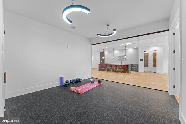 Building Photo - 608 Walker Rd