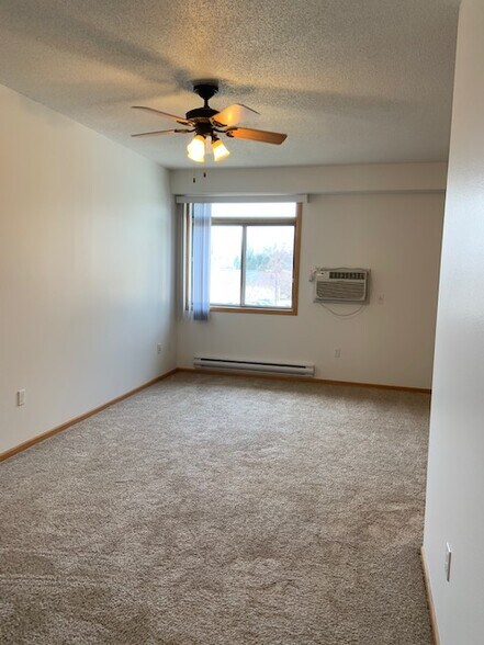 Building Photo - 3632 Calvert Rd