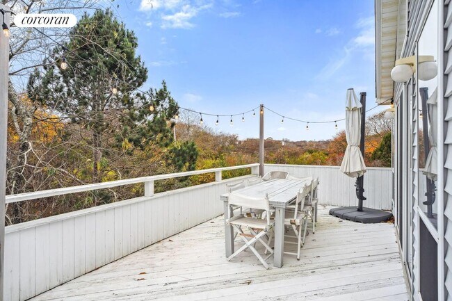 Building Photo - 39 Seaside Ave