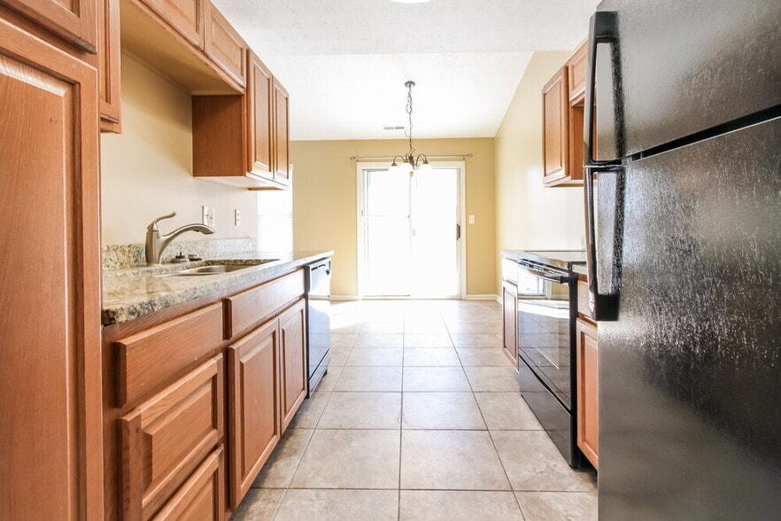 Building Photo - 1947 Mare Ave