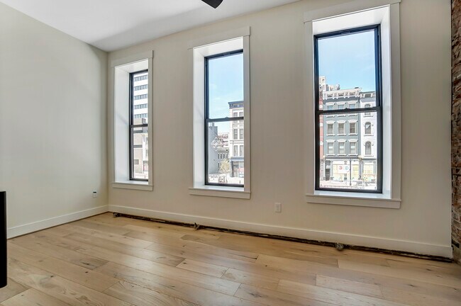 Building Photo - 41 E Court St
