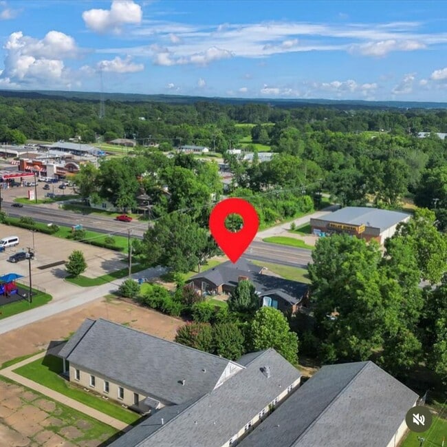 Primary Photo - 451 N Hill Rd