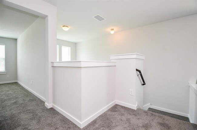 Building Photo - 7542 Coral Ter Dr