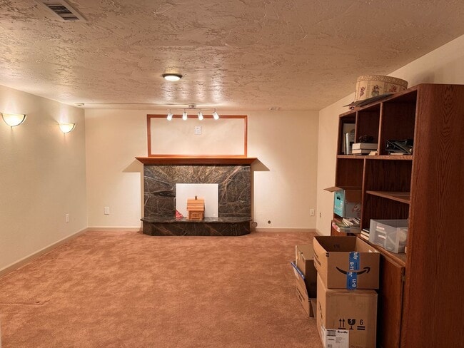 Building Photo - Room for rent downtown Coeur d Alene