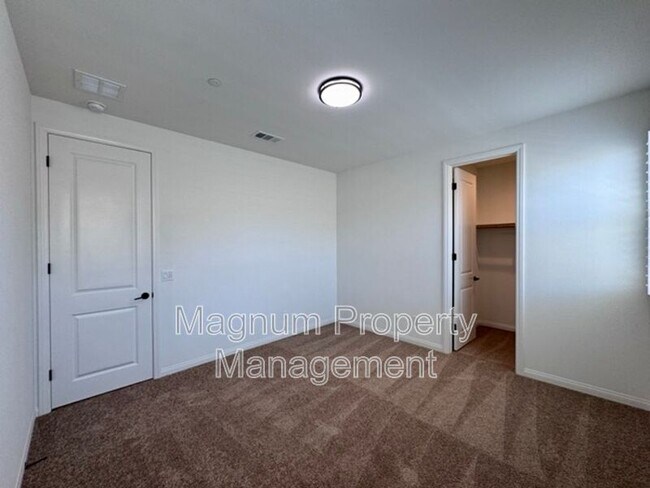 Building Photo - 25181 Desert Sage Dr