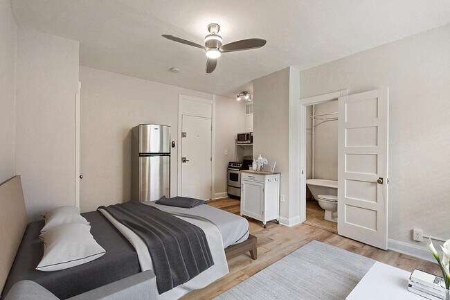 Building Photo - 1671 Washington