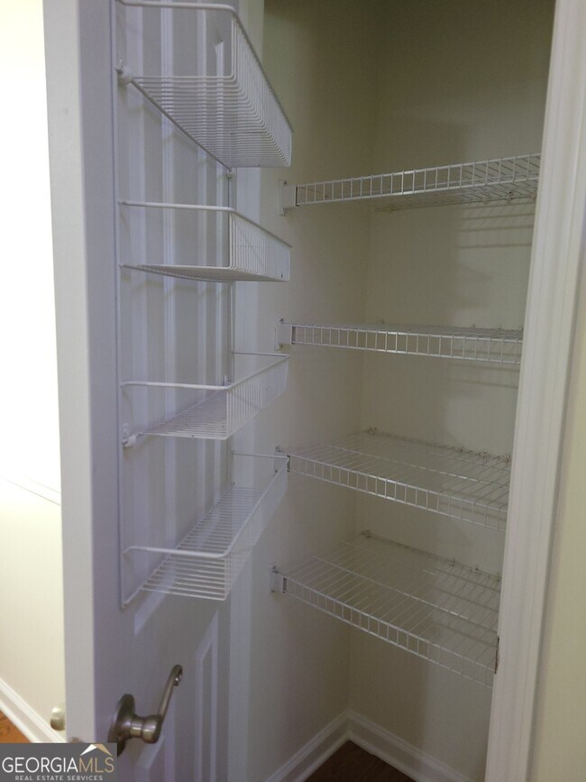 Building Photo - 175 Spinner Dr