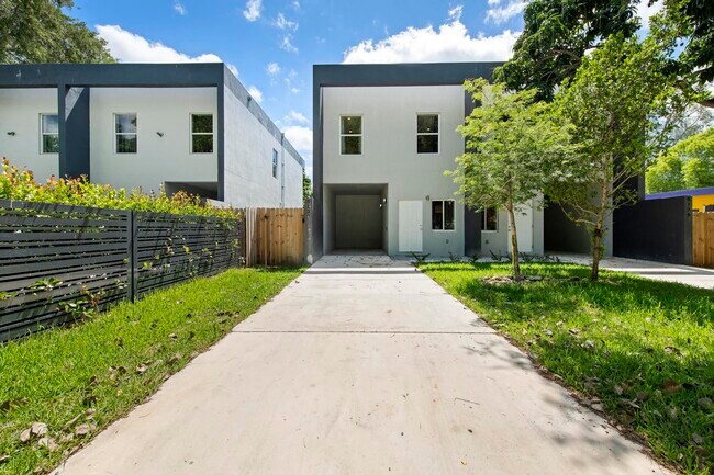 Building Photo - 5125 NW 5th Ave